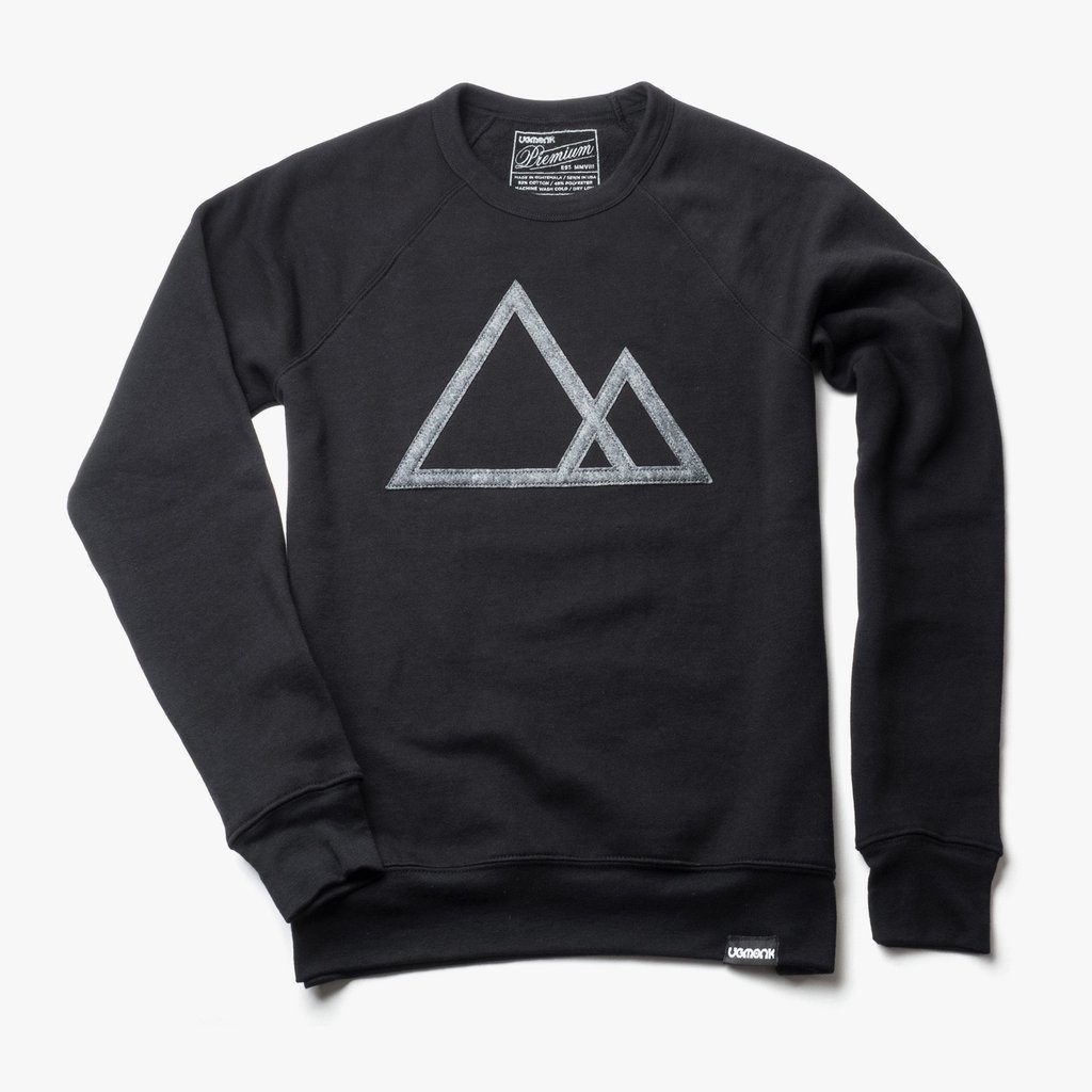 mountainSweatshirt1